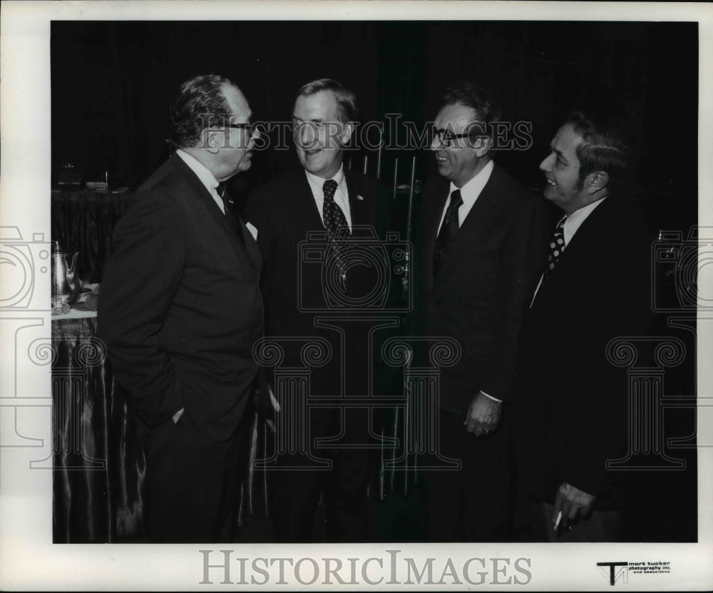 1973 Press Photo Mayor Ralph Perks, James Davis, Gov. Gilliogan, Frank Pokorny - Historic Images