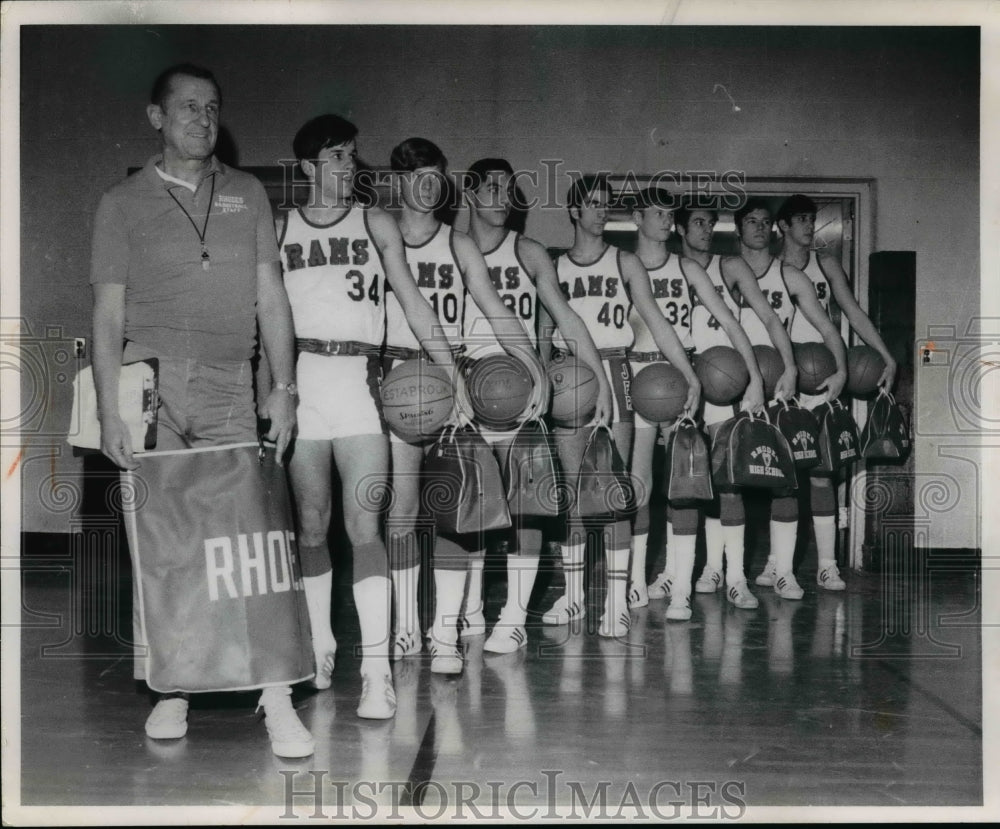 1971 Press Photo Rhodes High Basketball team members - cvb40809 - Historic Images