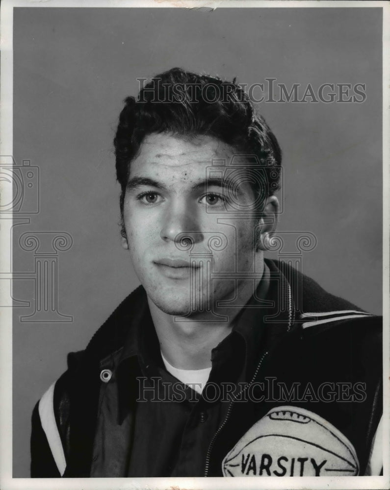 1971 Press Photo Ray Ressler, Holy Name High School Football - cvb4131 ...