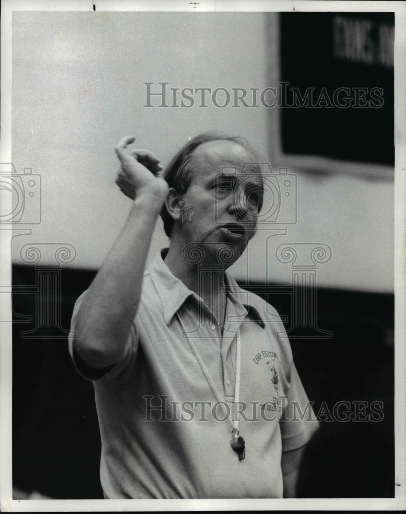 Press Photo Coach Al Van Wie, The College of Wooster - cvb41479 - Historic Images