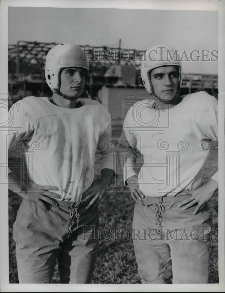 1951 Press Photo Jack Buchanan QB, Bill Wieland RH, Starting backs for Bay 1951 - Historic Images