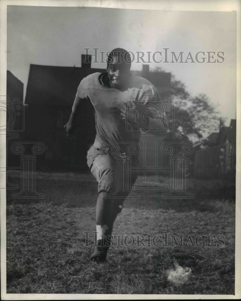 1943 Press Photo Central, 1943, Laurence Dixon, halfback - cvb41898 - Historic Images