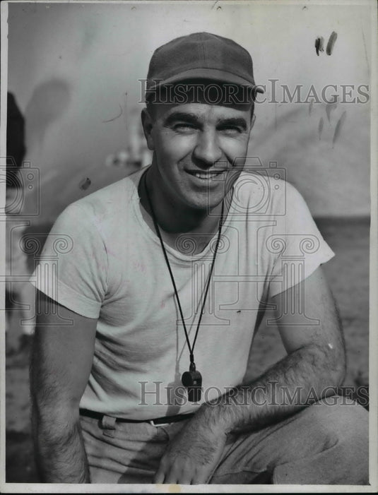 1947 Press Photo Glenn Frase, Lincoln Coach - cvb42067 - Historic Images