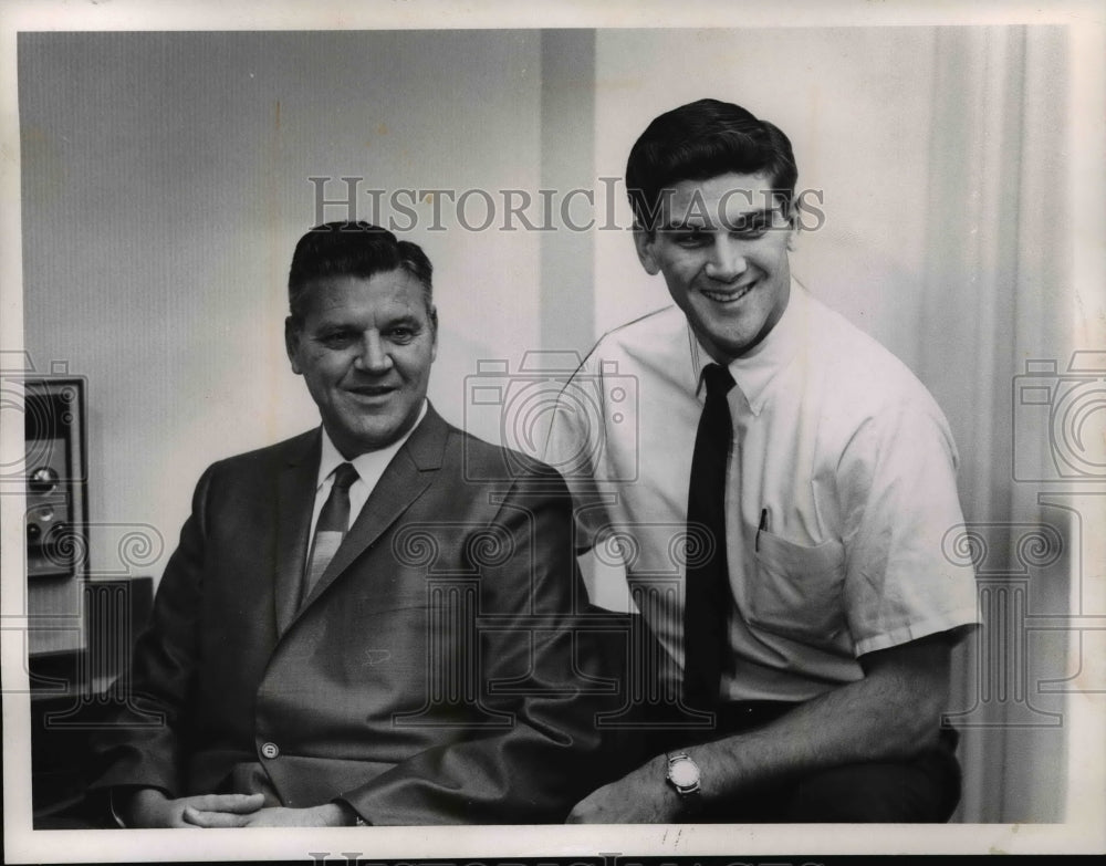 1965 Press Photo: Olie Gordill &amp; Dad Olie Sr. - Cleveland Rams - cvb42319- Historic Images