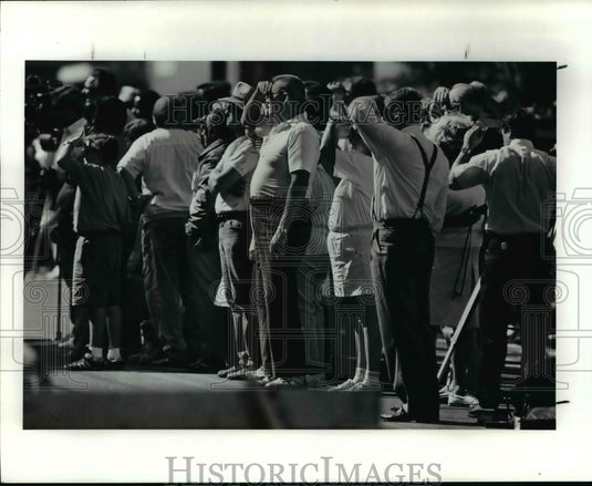 Press Photo Members of the public & media watch funeral ceremonies for P. Brown - Historic Images