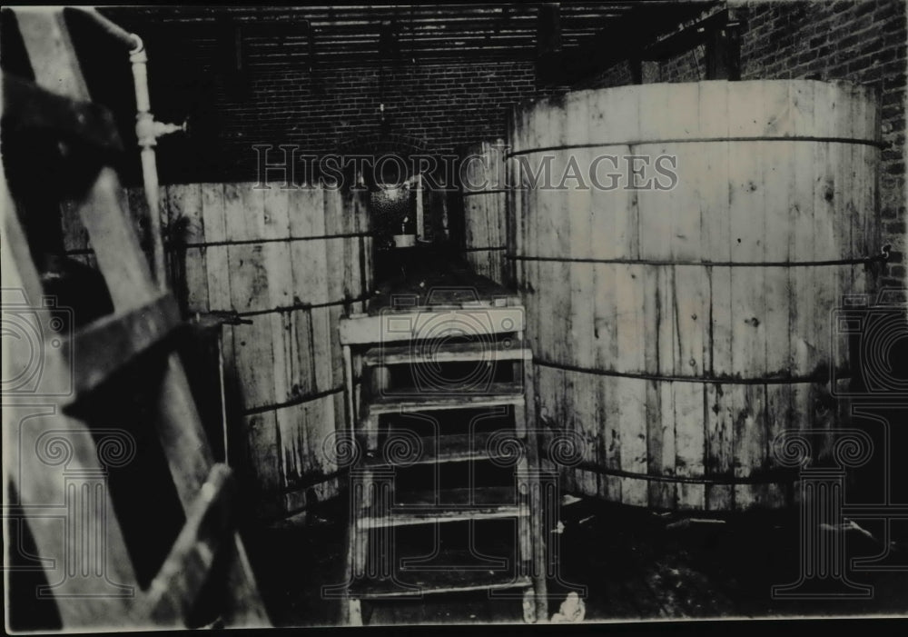 1930 Press Photo Part of the equipment which was in a brewery at Lake Court N.W. - Historic Images