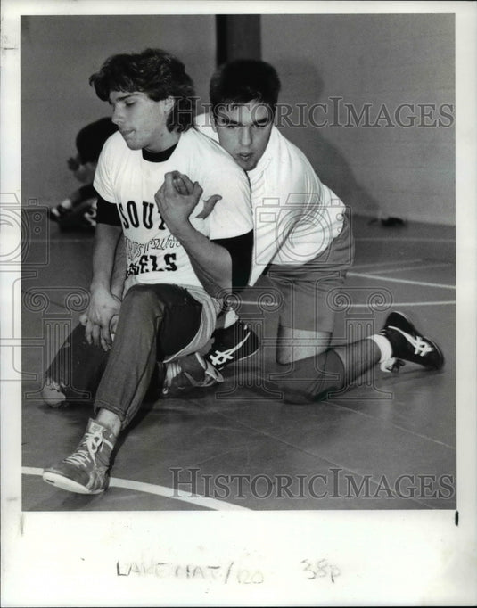 1990 Press Photo Matt Torok practicing with Mark Beaumier at Willoughby South - Historic Images