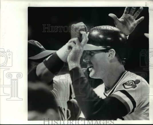 Press Photo Jamie Quirk gets congrats on game winning homerun - cvb42966- Historic Images