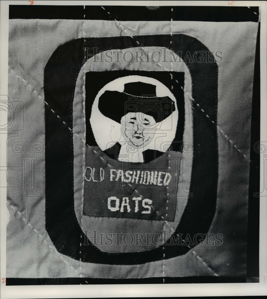 1976, Quaker Oats patchwork-quilt - cvb43104 - Historic Images