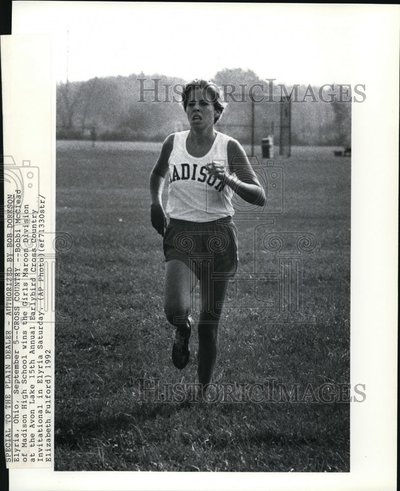 1992 Press Photo Bobbi McClead wins Girls Maroon Division Cross Country Track - Historic Images