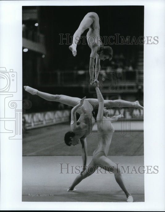 Press Photo Gymnasts in their breathtaking stunts - cvb43256 - Historic Images