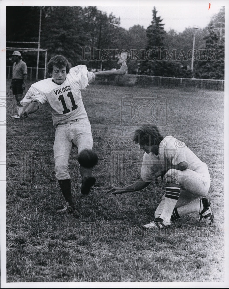 1978 Press Photo Steve Varga (L) and Tim Bencic holding St Joseph - cvb43277 - Historic Images