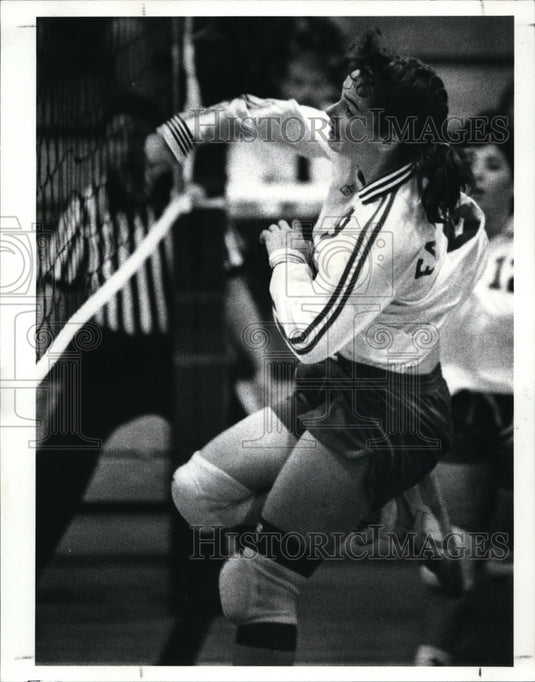 1989 Press Photo Fairview volleyball-Maureen Kearney - cvb43425 - Historic Images