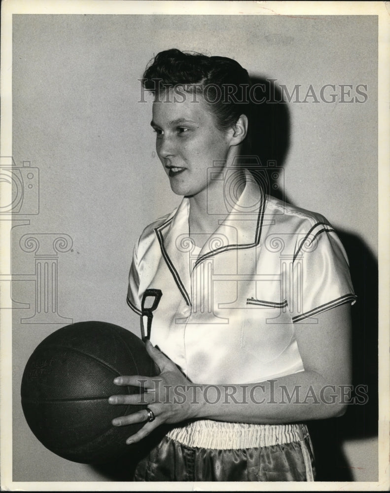 Press Photo Barbara Klika of the Lake Erie A.A.U. Women&#39;s Basketball Tourney - Historic Images