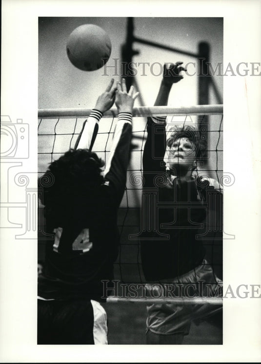 1987 Press Photo Holy Names #14 try to block flip shot by Brecksville #15