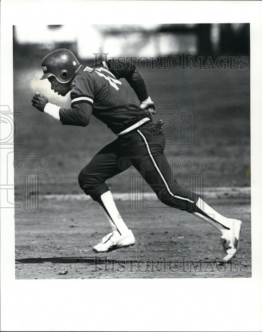 1989 Press Photo Kenneth Thompson, On the Bases - cvb43675 - Historic Images