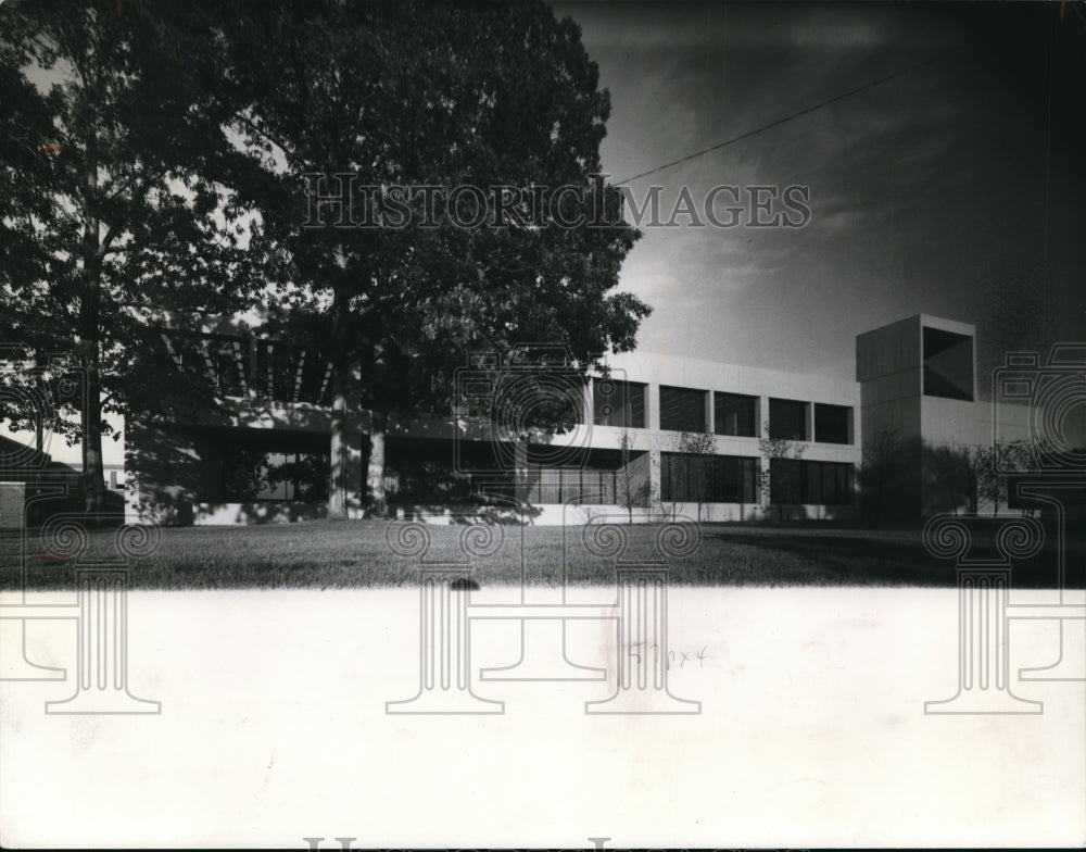 1977 Press Photo Ohio&#39;s Parma High School&#39;s addition to an existing building - Historic Images