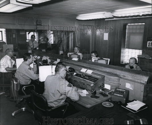 1969 Press Photo Police Stations, Central Station, Room where all calls come in - Historic Images