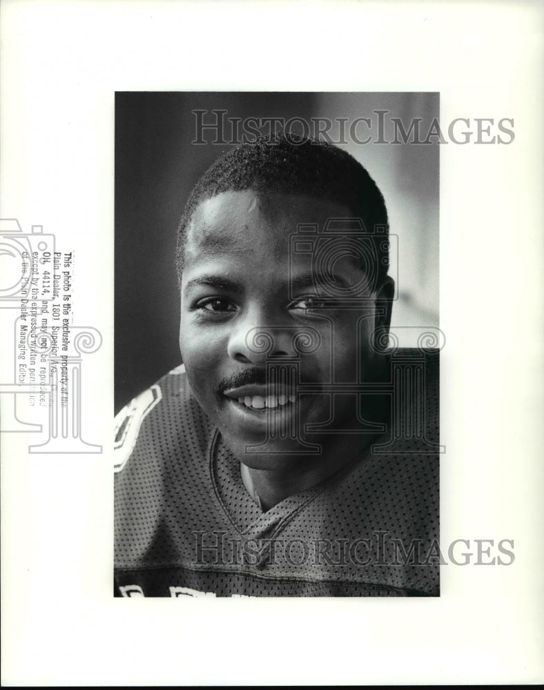 1988 Press Photo Leonard Thomas, wide receiver University of Akron - cvb45137 - Historic Images