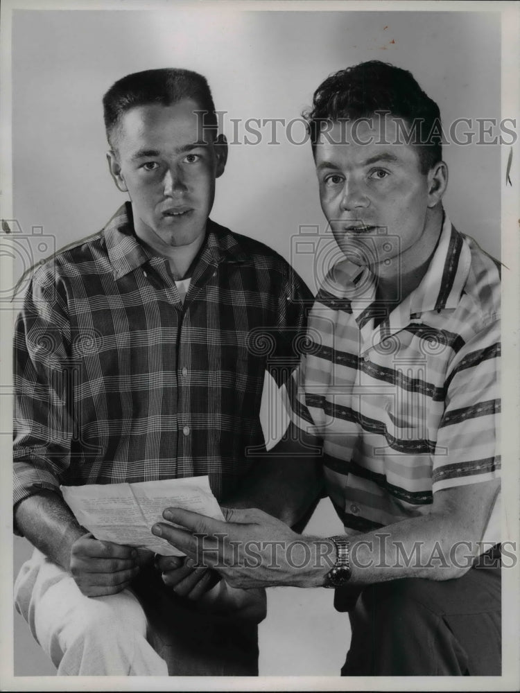 1957 Press Photo Sean O&#39;Neill and Owen Lowry-Goelic football players - cvb45332 - Historic Images