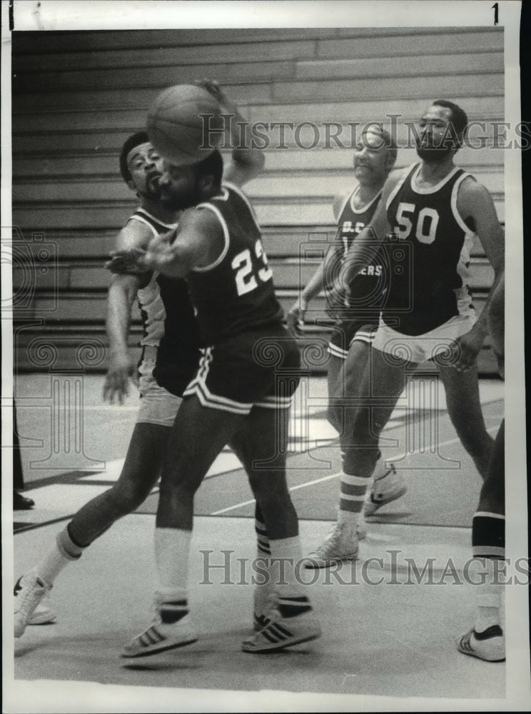 1982 Press Photo Old Timers Basketball Game - cvb45389 - Historic Images