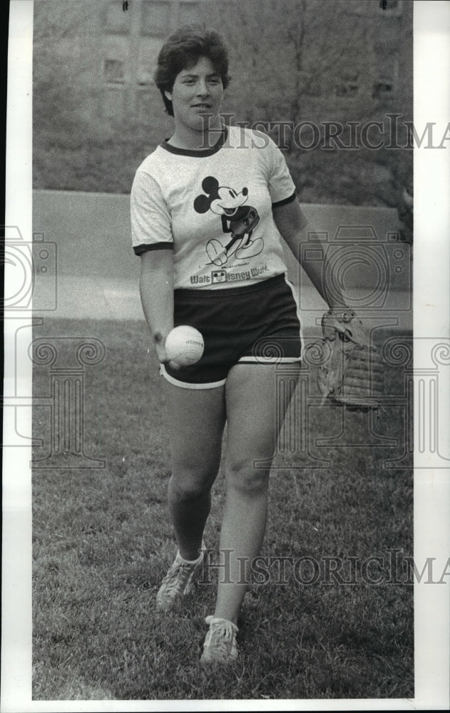 1982 Press Photo Beth Gelfand, Pitcher for CSU Women Softball - cvb45404 - Historic Images