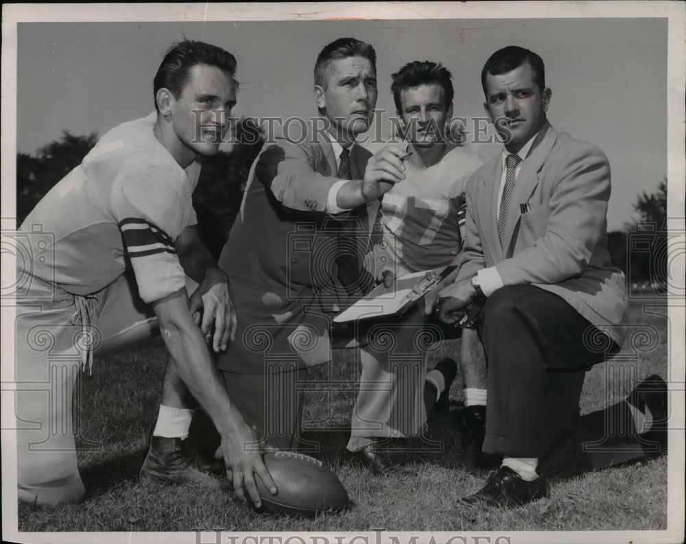 1968 Press Photo Football coaches-Gubrod, Dan Ferrazza and players-Baka, Watkins-Historic Images