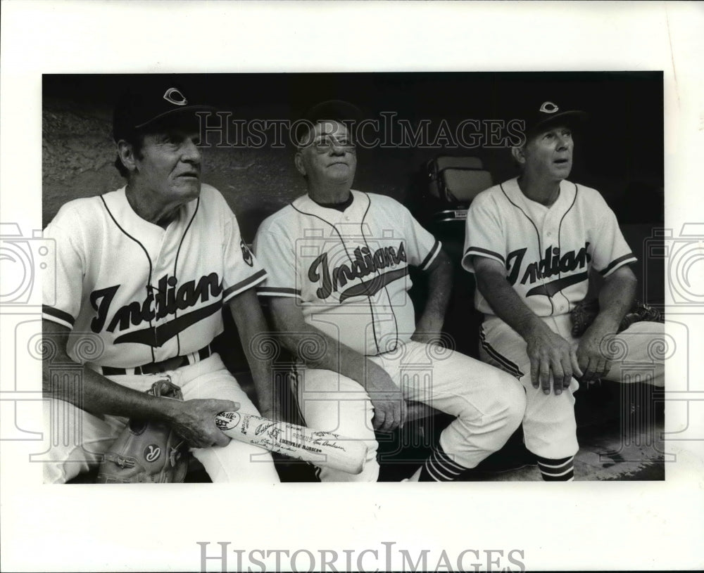 1987 Press Photo Gene Bearden, Bob Lemon and Hal Naragon before the game- Historic Images