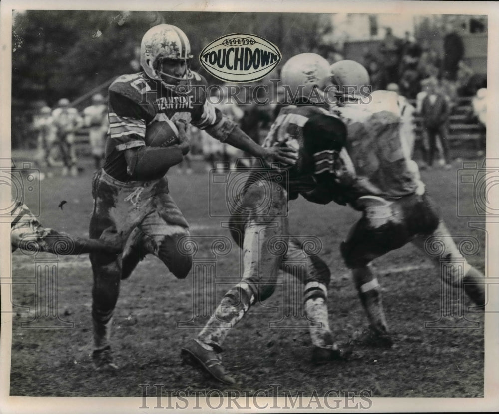 1969 Press Photo Tom Pavlica, Bill Fredrick, Rich Robinson in a football action - Historic Images