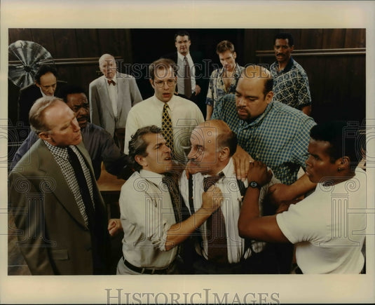 1998, Scene in the play, "Twelve Angry Men" - cvb45989 - Historic Images
