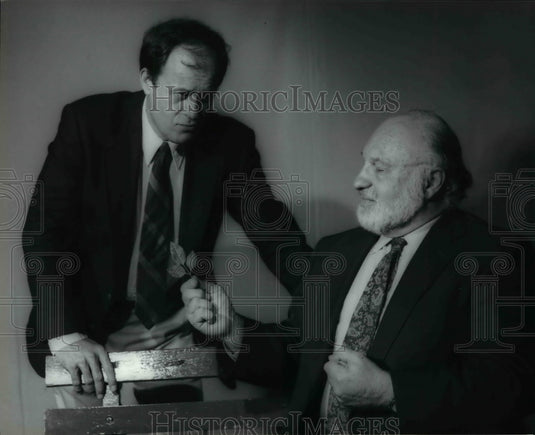 1991 Press Photo Robert Hawkes and Robert Kates, "A Walk in the Woods" - Historic Images