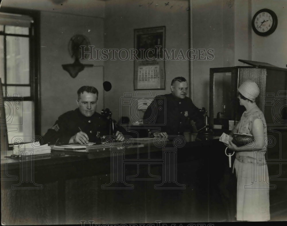 1929 Press Photo The Information Bureau, Central Police Station - cvb46003-Historic Images