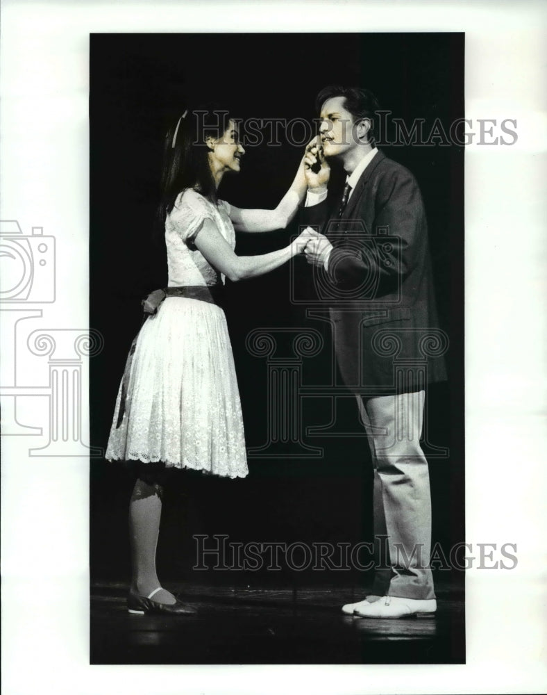 1988 Press Photo Marie Marlie Berg and Tony White Eagle in "West Side Story." - Historic Images