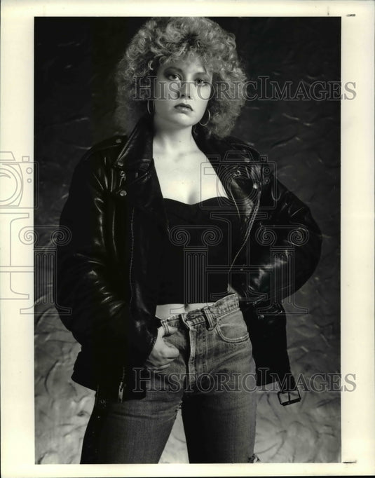 1988 Press Photo Lisa Lewis in "Story of My Life," at Cleveland Public Theater. - Historic Images