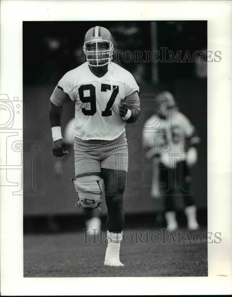 1991 Press Photo Drry SIms, defender lineman for Browns. - cvb46391 - Historic Images