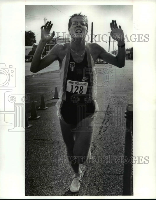 1991 Press Photo John Nakel-men's 4 mile race at the Hogs Run - cvb46421 - Historic Images
