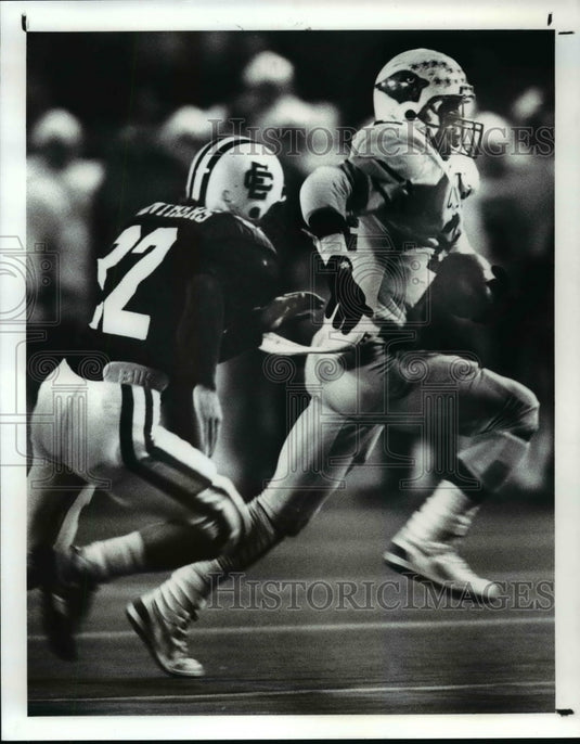 Press Photo Eddie Thomas, Cardinal Mooney, runs a 31 yard touch down.- Historic Images