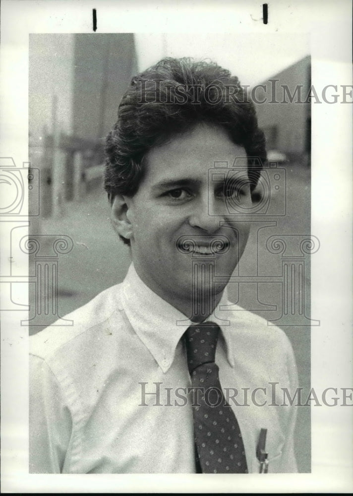 1984 Press Photo Boston Marathon Runner, Mike Knapik, Cleveland's leader- Historic Images