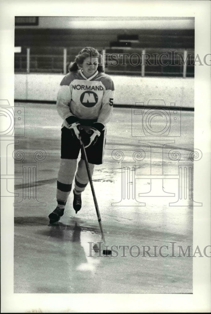 1981 Press Photo Sandy Kowaleski, Ice Hockey - cvb46613 - Historic Images