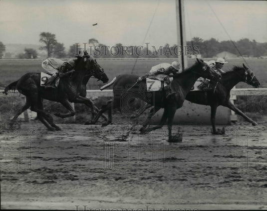 1947 Press Photo 5000 - Horse Racing - cvb46769-Historic Images