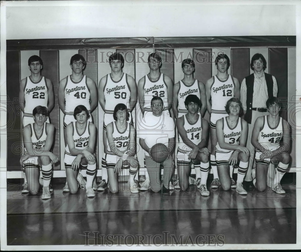1972 Lorain Catholic Spartans Basketball Team-Historic Images