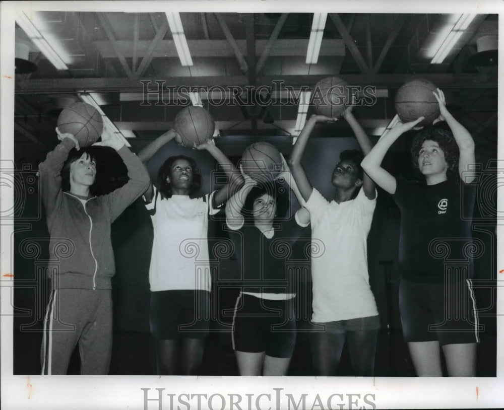 1978 Press Photo Lincoln West first five or starting five players - cvb46909 - Historic Images