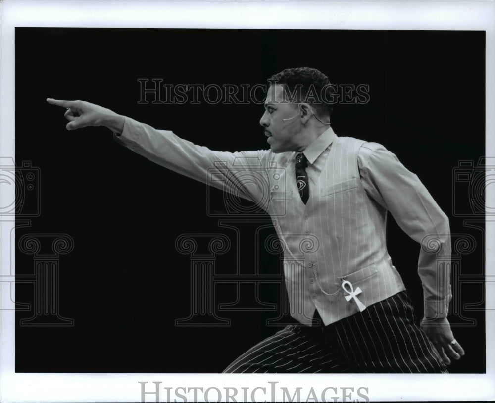 Press Photo Peter Jay Fernandez-Thunder Knocking at the Door play - cvb47019 - Historic Images