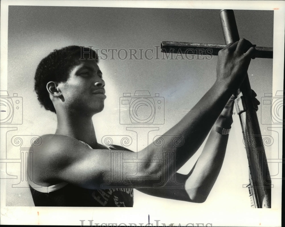 1986 Press Photo Alonzo Lyons Jumper - Painesu Ruescsu, Easy Stieider - Historic Images