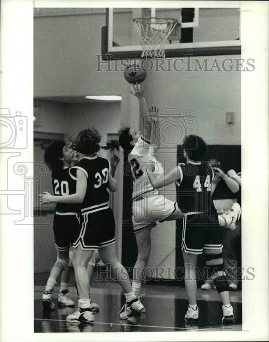 1990 Press Photo Tez Kraft (20), Katie Smith (30) and Jennie McAllister (44)- Historic Images
