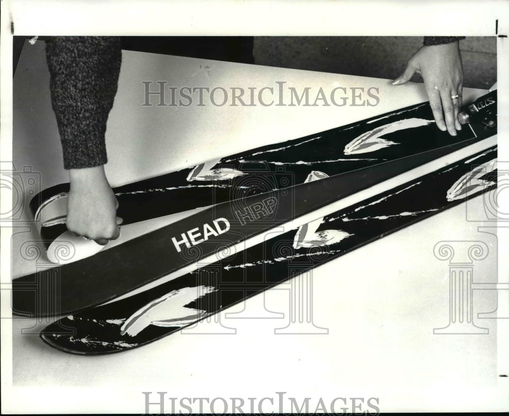 1988 Press Photo Before and after ski topper - cvb47378 - Historic Images