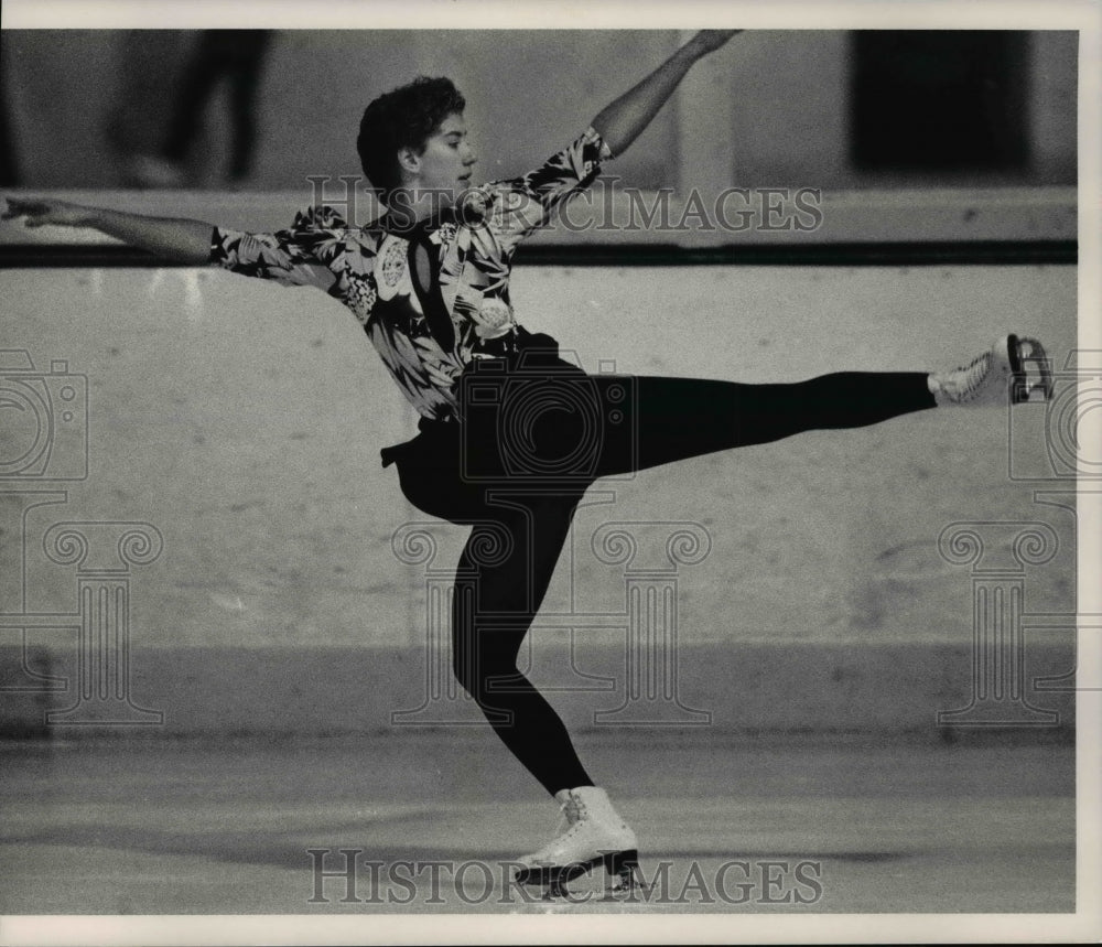 1992 Press Photo Tonia Kwiatkowski-ice skater, Wikter Hurst Ice Rink - Historic Images