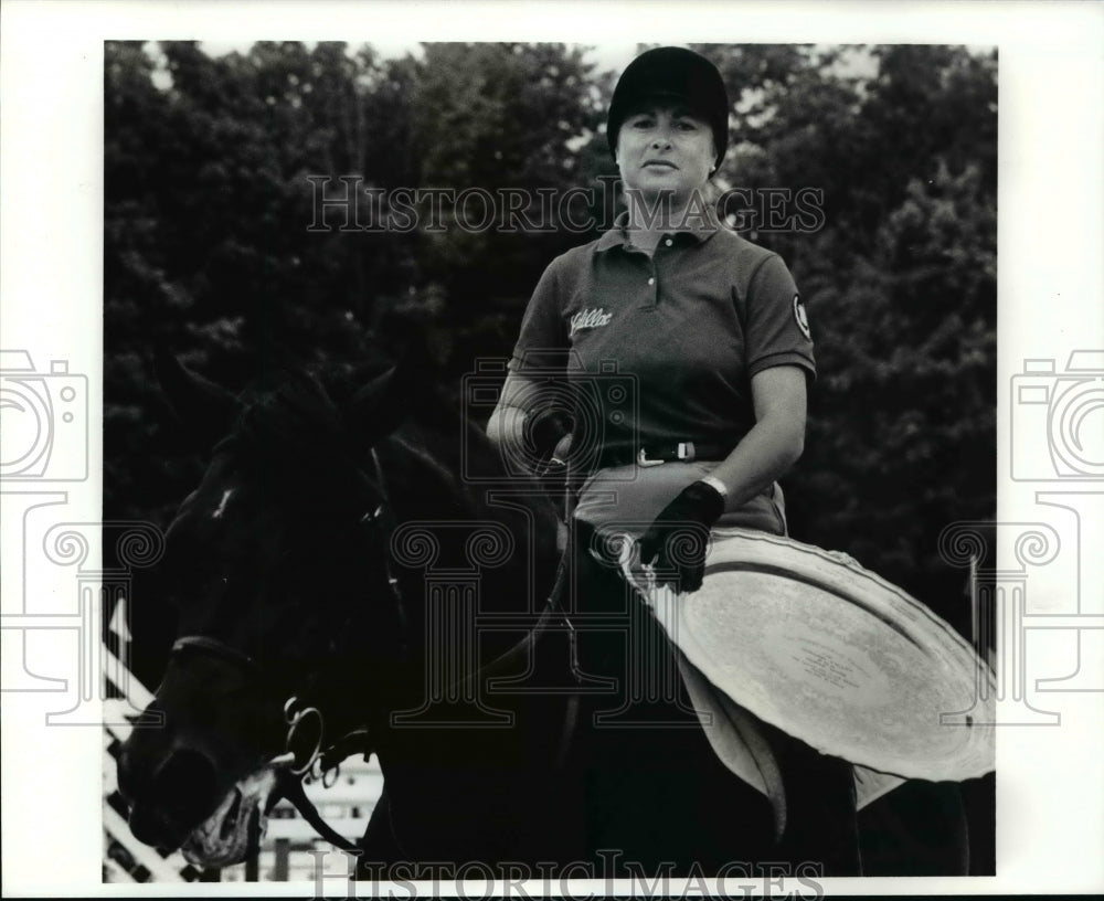 1971 Press Photo Margie Goldstein-Plain Dealer trophy award - cvb47517 - Historic Images