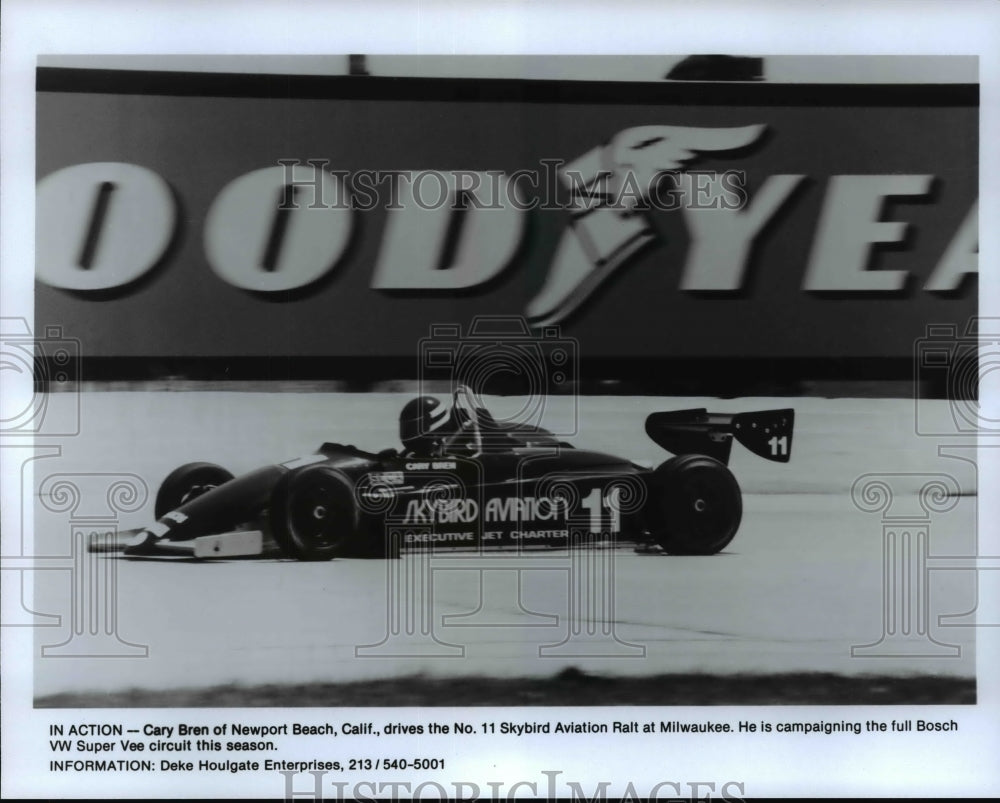 Press Photo Cary Bren drives the No. 11 Skybird Aviation Ralts at Milwaukee - Historic Images