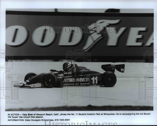 Press Photo Cary Bren drives the No. 11 Skybird Aviation Ralts at Milwaukee - Historic Images